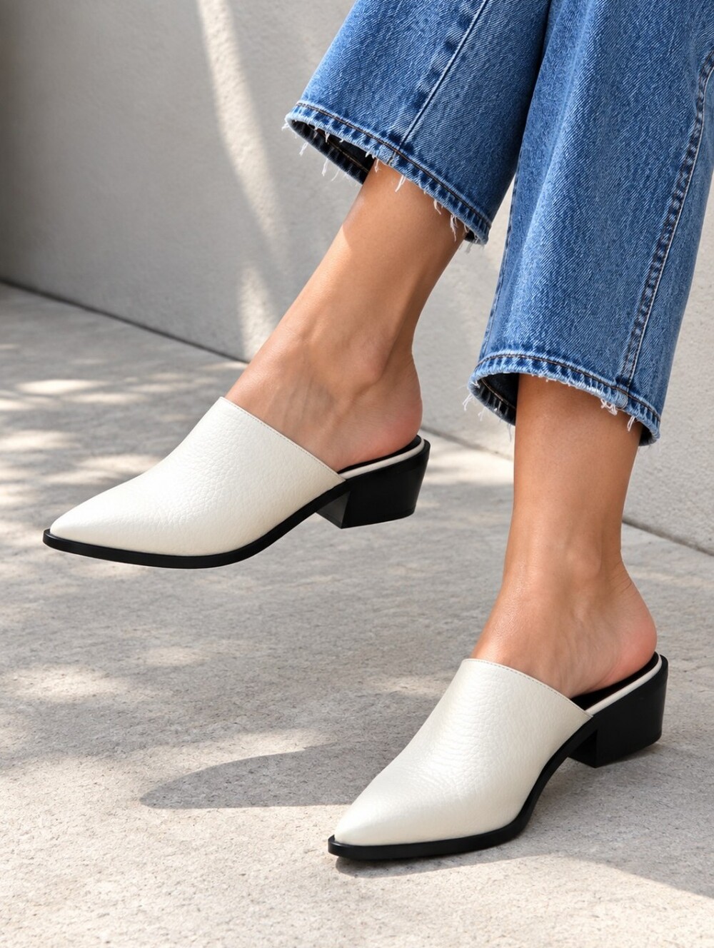 Chinese Laundry Off-White Mules with Black Heel Size 6.5